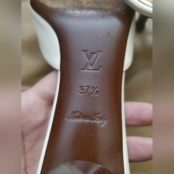 Louis Vuitton Kitten Heels Size 37 1/2 White and Gold Leather - Picture 7 of 10